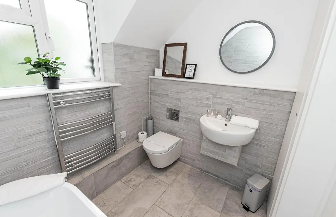 Lorne Park Suite-1